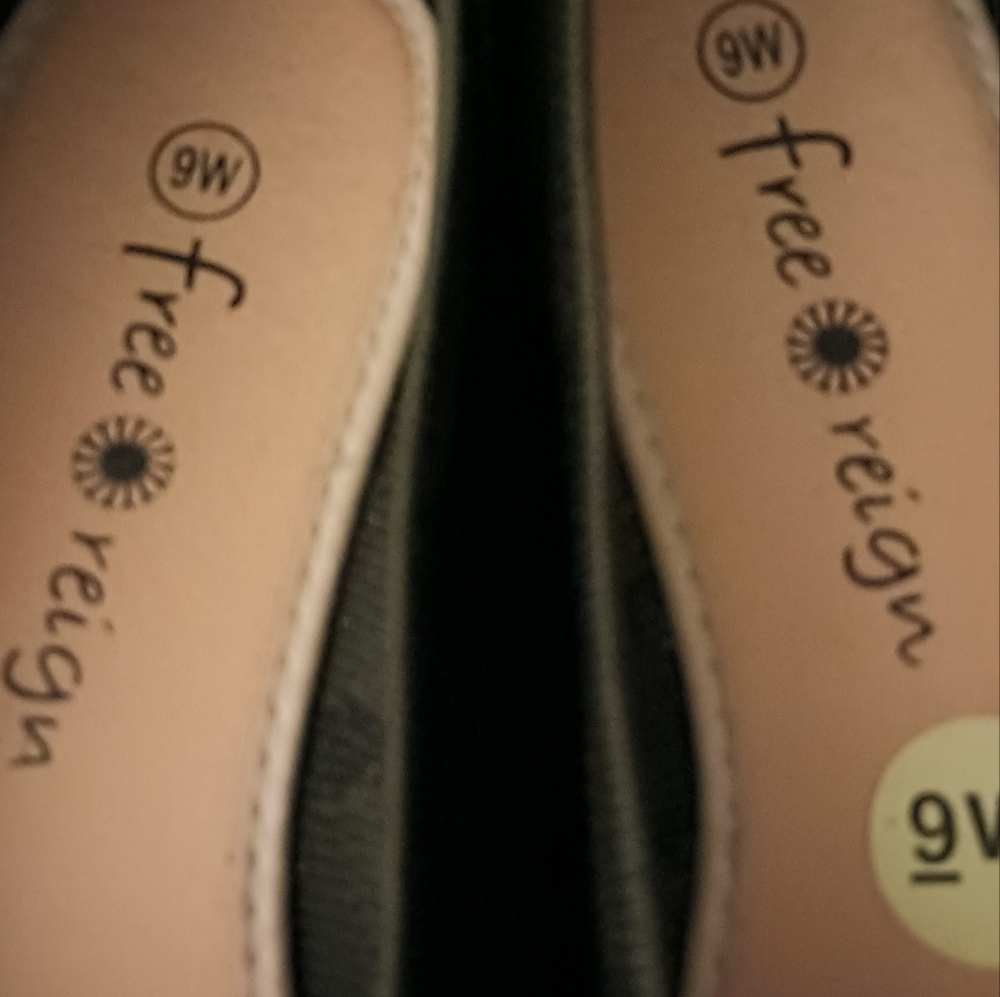Flats - Picture 2 of 5